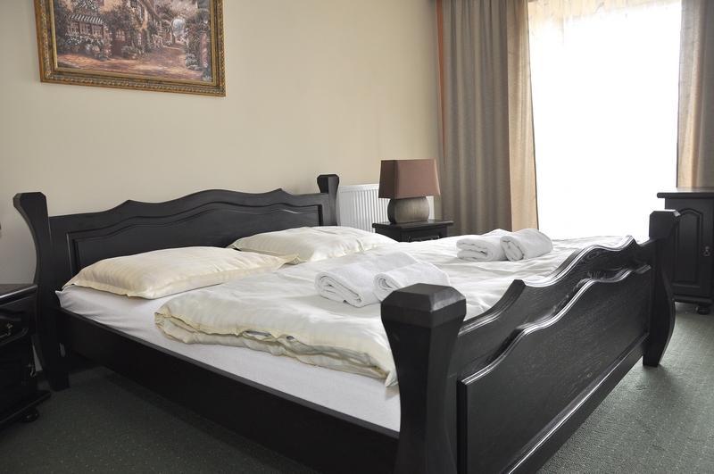 Stary Dwor Bed and Breakfast Żywiec Exteriör bild